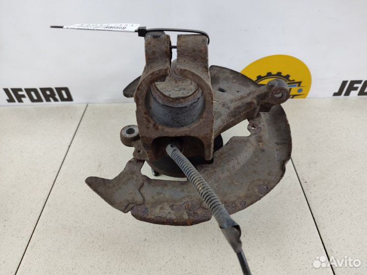 Кулак поворотный передний левый Volvo C30 coupe