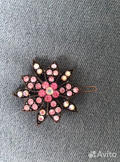 Заколки, брошь