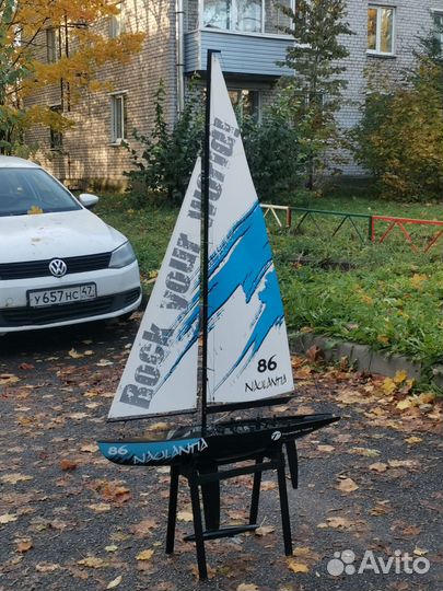 Яхта на радиоуправлении 1метр