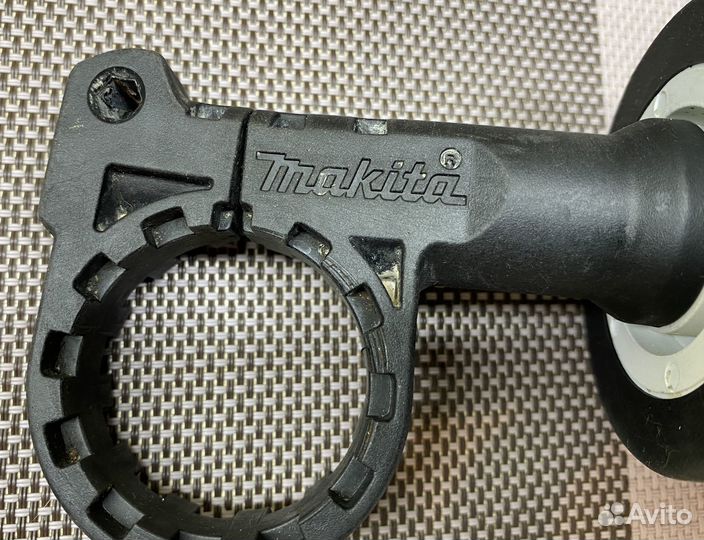 Боковая ручка для перфоратора Makita HR2470 Оригин