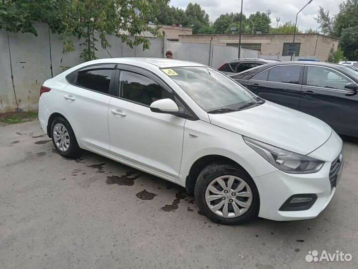 Hyundai Solaris 1.6 AT, 2018, битый, 200 000 км