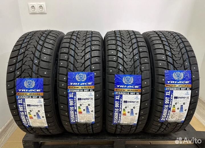 Tri Ace Snow White II 215/60 R16 58T