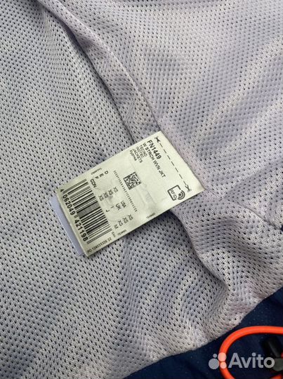 Куртка спортивна adidas 42