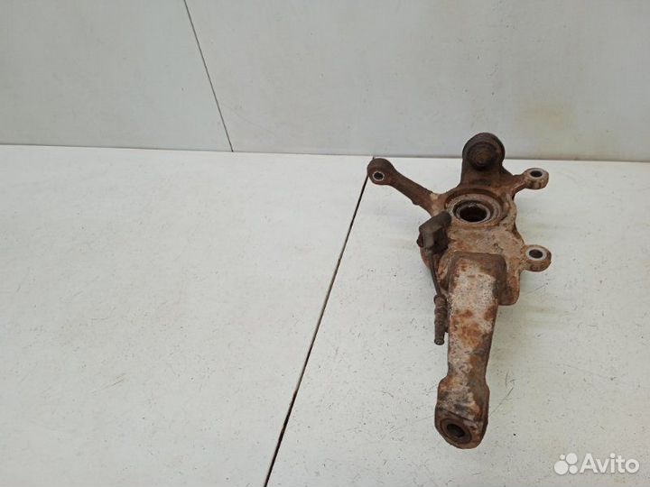 Кулак поворотный передний правый Mazda Millenia