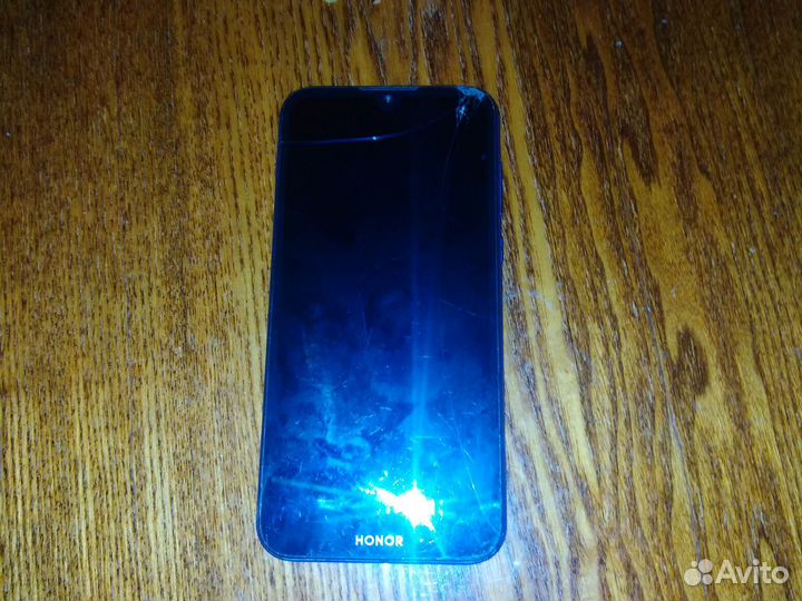 Телефон honor 8s