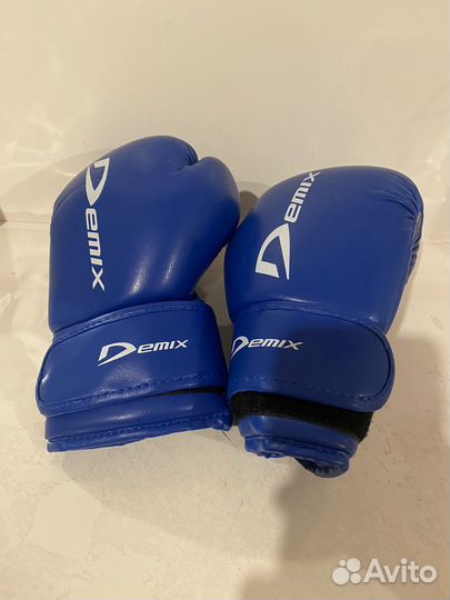 Боксерские перчатки demix