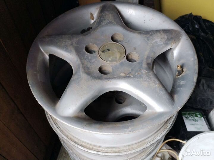 Резина зимняя шипованная 185/65 r15,диски