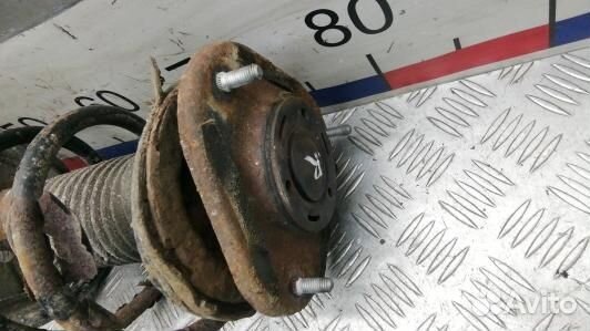 Стойка передняя правая toyota corolla E12 (JDN35N5