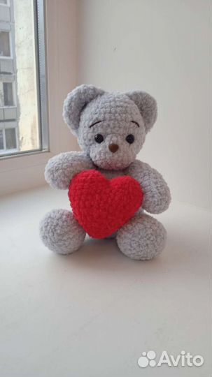 Игрушка из плюшевой пряжи