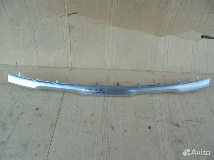 Молдинг переднего бампера центр Hyundai Santa Fe 4