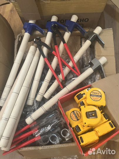 Фартук,молоток,ручной станок,ключ для зажима