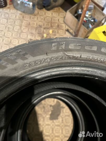 Habilead Headking S2000 235/45 R17 98U