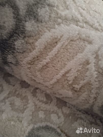 Новый красивый ковер 3 на 2