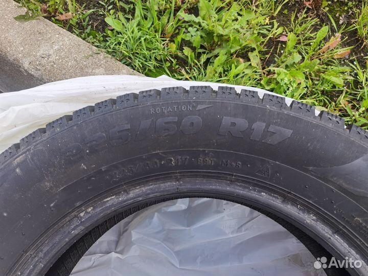 Pirelli Formula Ice 225/60 R17