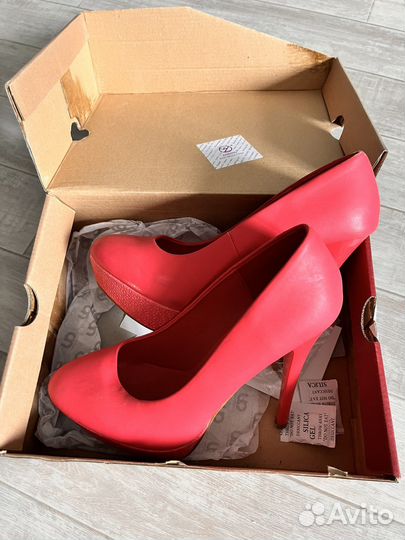 Туфли на высоком каблуке