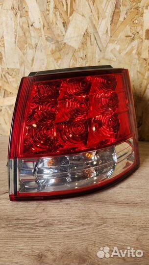 Фонарь задний наружный правый Citroen C-Crosser