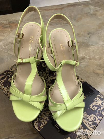 Босоножки новые, Лакированная кожа.Италия