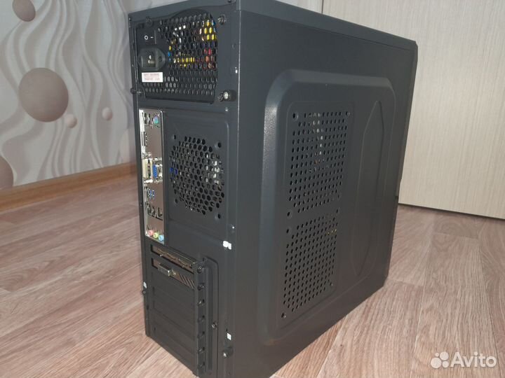 I7-2600 / RX 488 / 8GB