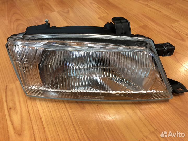 Фара правая Suzuki Cultus 3 поколение 1995-2002 г