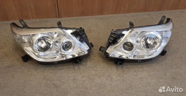 Фара галоген Toyota Land Cruiser Prado 150