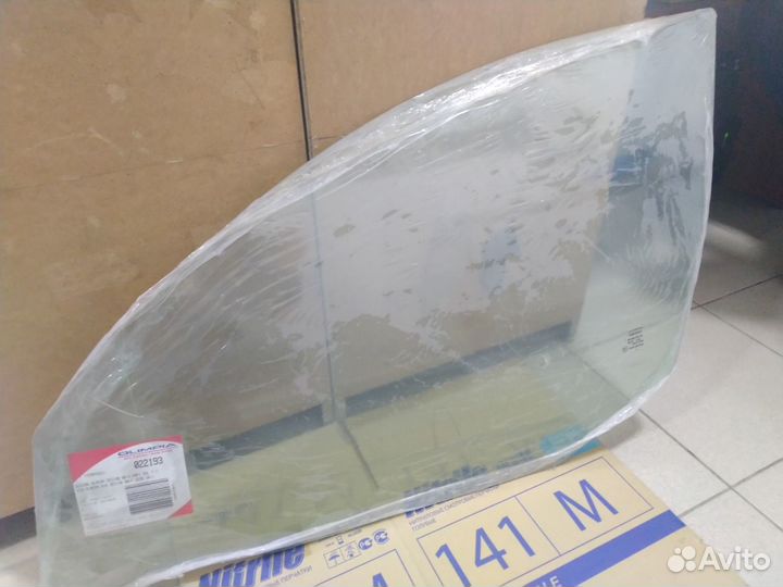 Стекло дверное переднее левое Nissan Almera N16