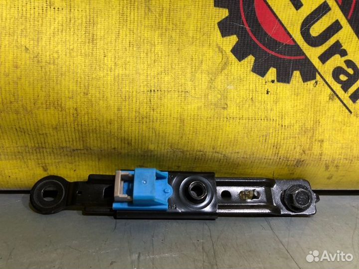 Механизм регулировки ремня безопасности передний