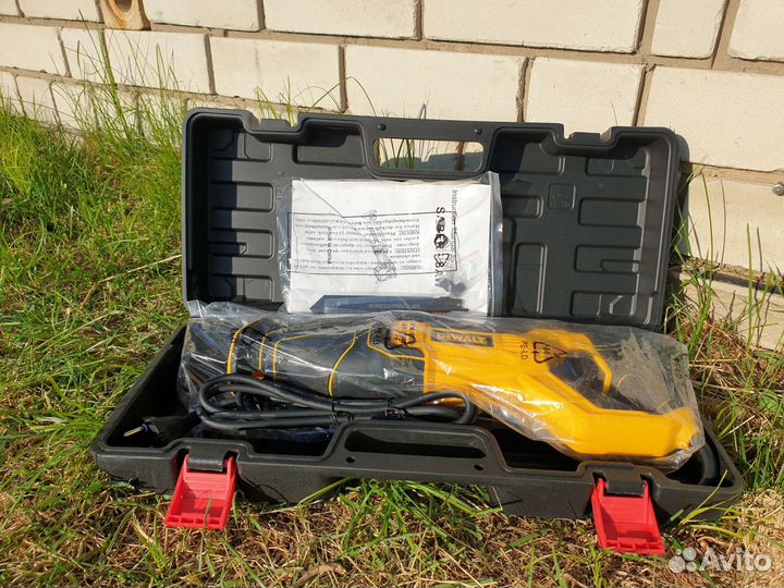 Сабельная пила dewalt