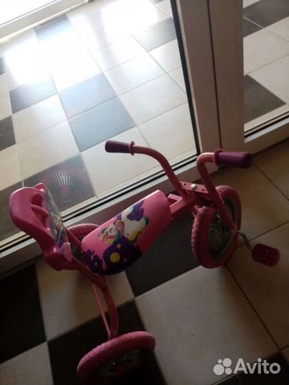 Детский трехколесный велосипед