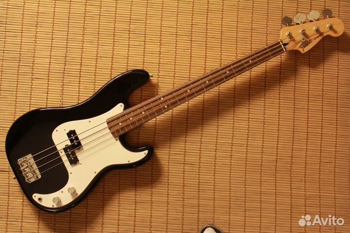 Бас гитара Fender Precision Bass