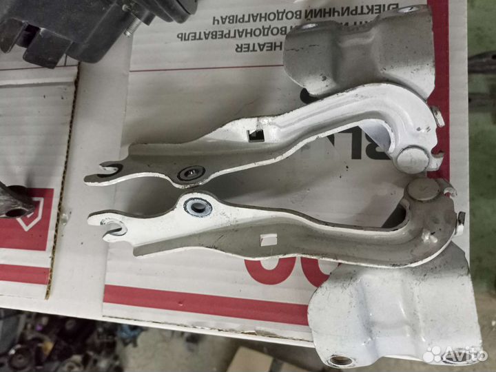 Петли капота Мазда 6