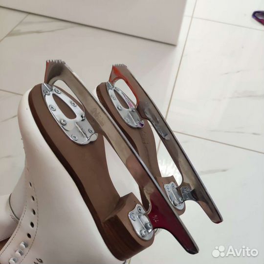 Коньки для фигурного катания