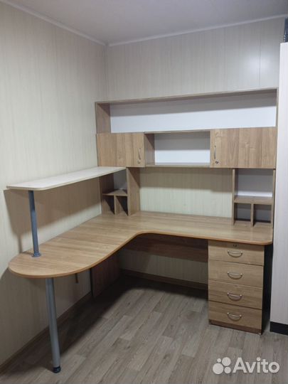 Компьютерный стол