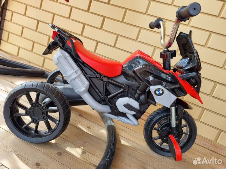 Детский велосипед bmw трехколесный