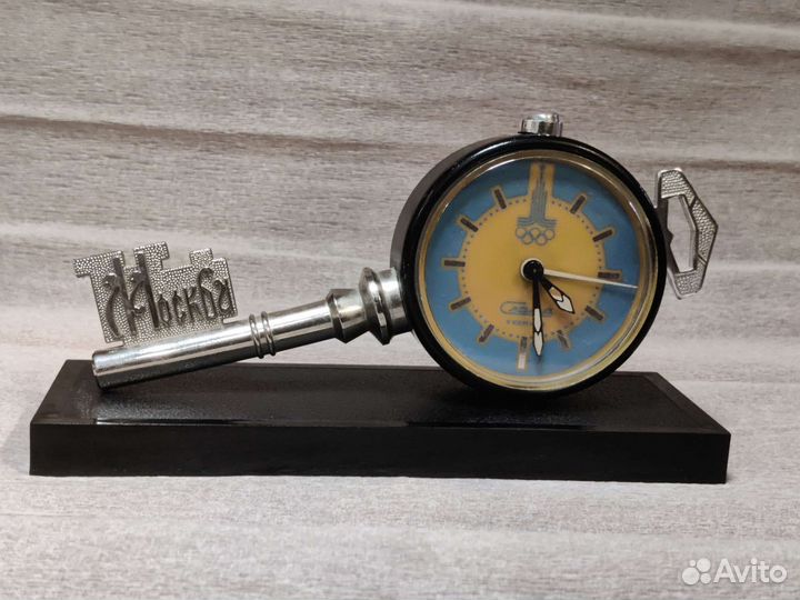 Красивые часы Ключ. Москва. Олимпиада 80