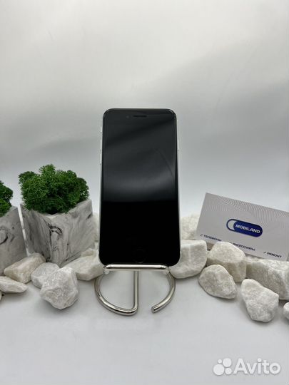 iPhone SE (2020), 64 ГБ