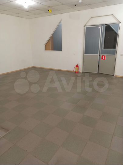 Торговая площадь, 16 м²