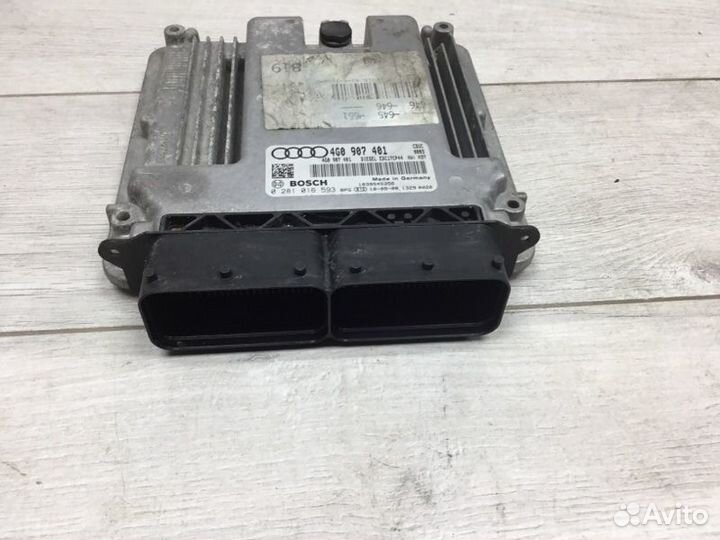 Блок управления двигателем Audi A7 седан cduc 2010