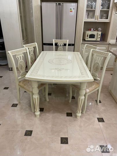 Комплект стол и стулья. В наличии