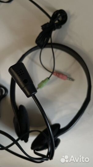 Наушники с микрофоном