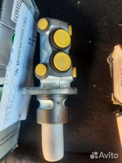 Главный тормозной цилиндр Audi 80 b3