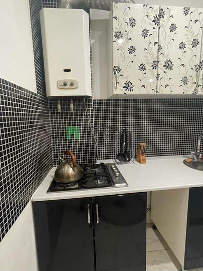 2-к. квартира, 43 м², 1/3 эт.