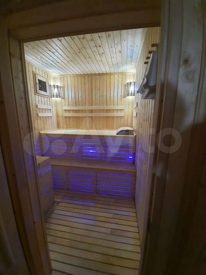 Дом 560 м² на участке 6 сот.