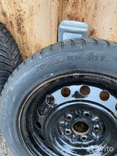 Kumho WinterCraft Ice WI31 205/55 R16