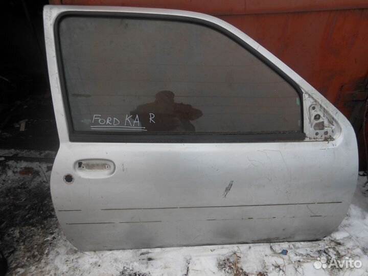 Дверь передняя правая Ford Fiesta95-00