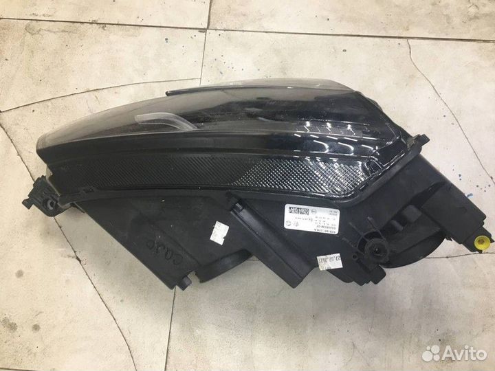 Фара правая передняя Skoda Karoq