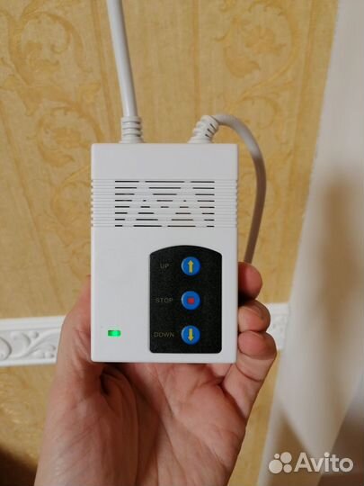 Экран для проектора с электроприводом