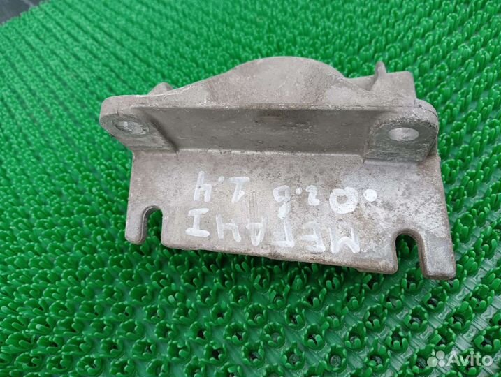 Кронштейн опоры кпп Renault Megan 1