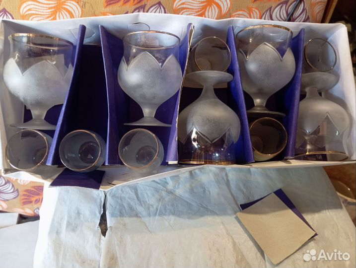 Набор хрустальных бокалов историк