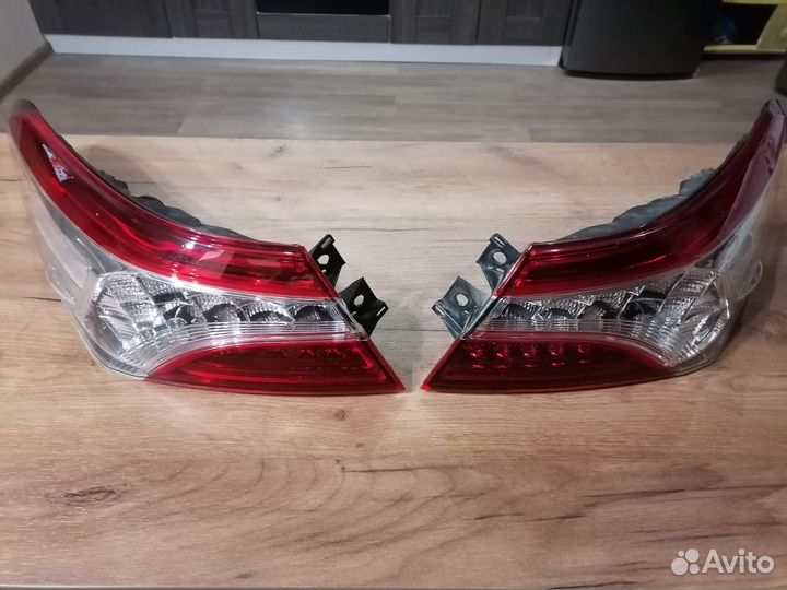 Фонари занние на Toyota Camry 70