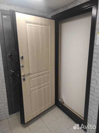 Входная дверь Аляска Термо пальмира